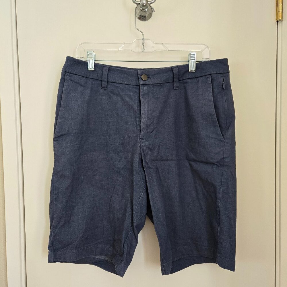 lululemon Commission Relaxed Fit Short 11" - Size 32